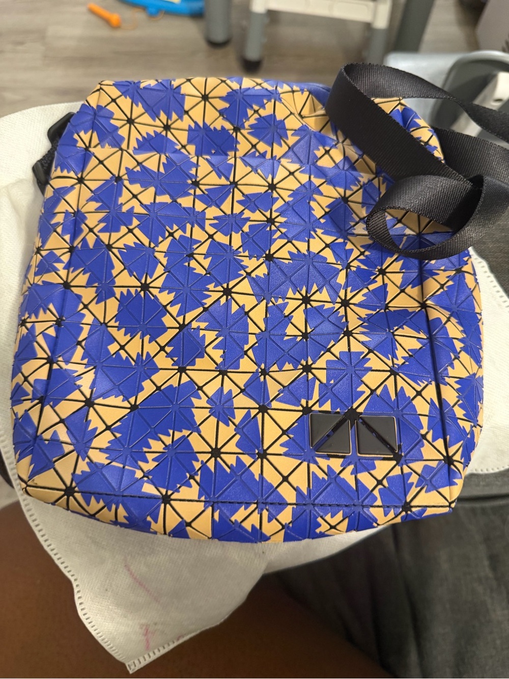 Shoulder Bags - Picture 4 of 15
